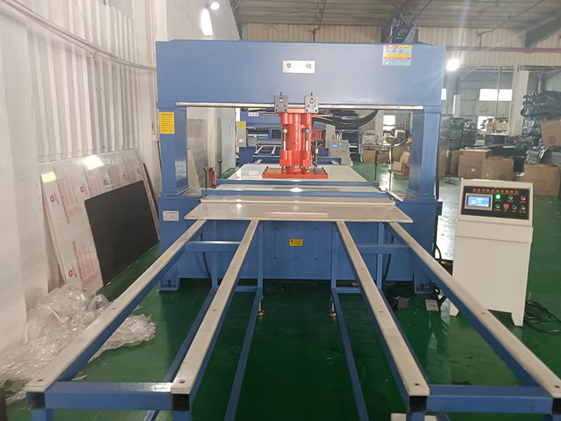 全自動龍門整板送料裁斷機